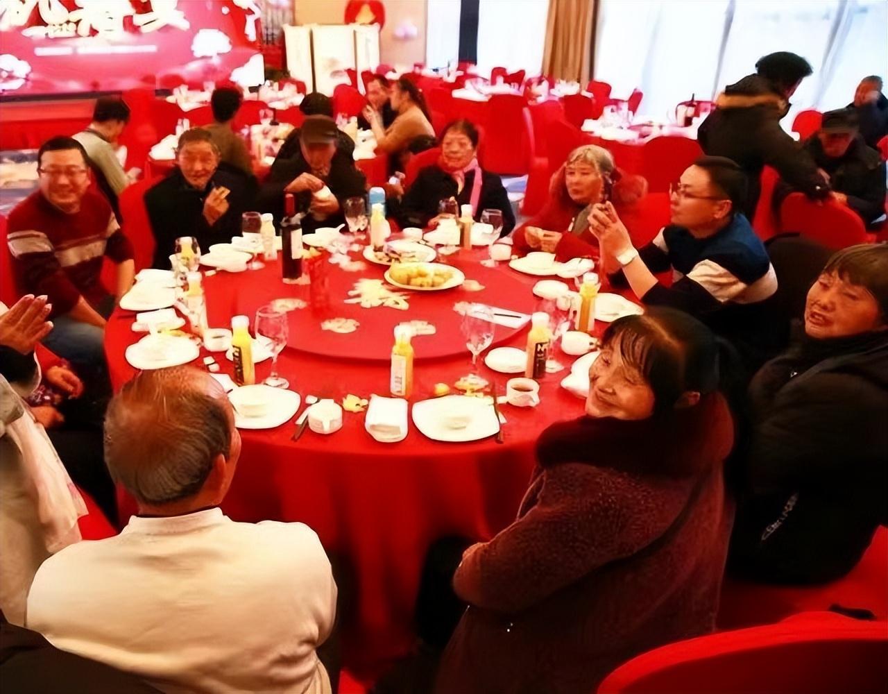 最新婚禮會(huì)場(chǎng)，愛的綻放與友情的見證日